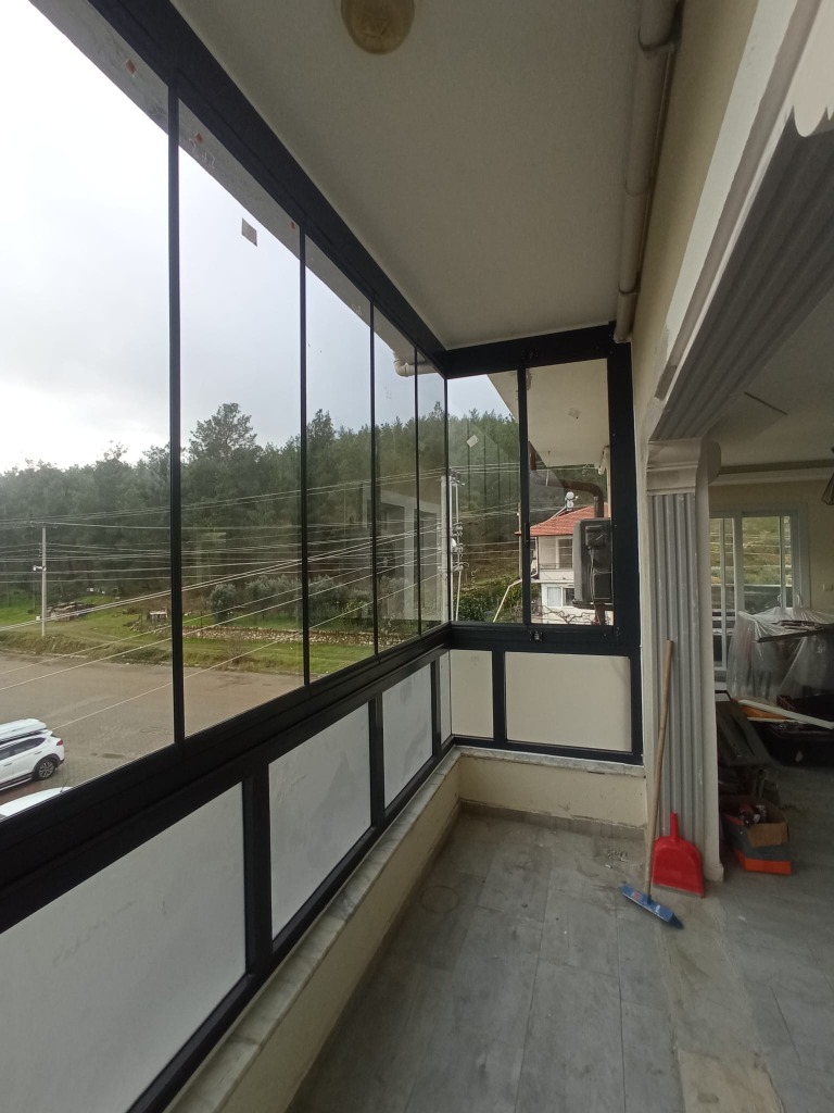 Katlanır Cam Balkon Sistemi