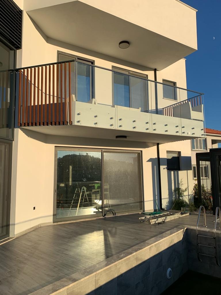 Camlı, Alüminyum Seperatörlü Korkuluk