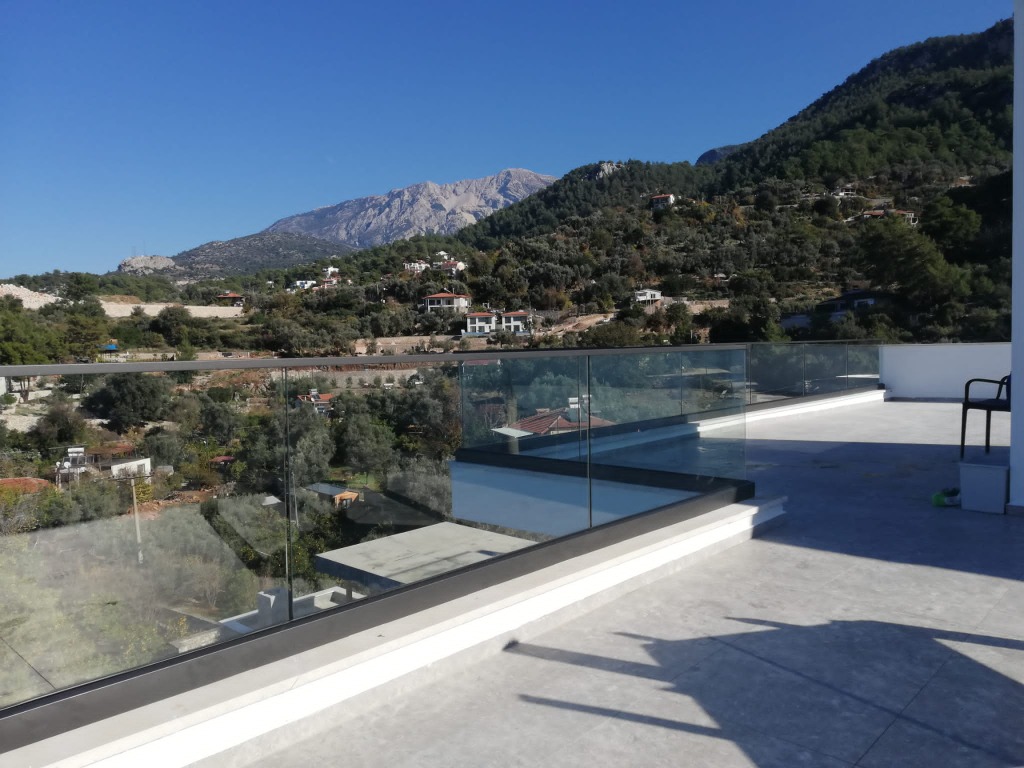 Camlı Korkuluk Sistemlerimiz