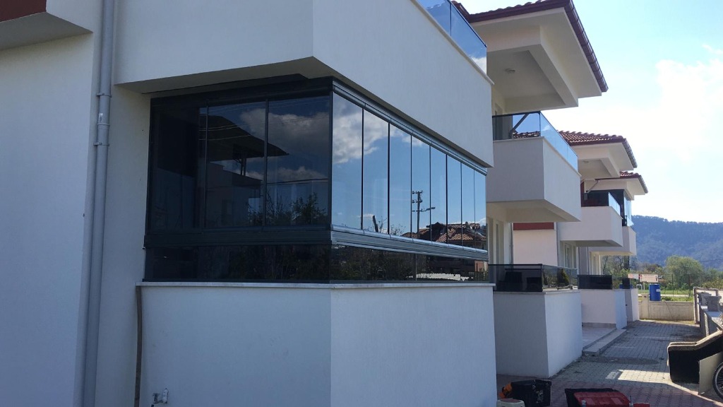 Katlanır Cam Balkon Sistemi