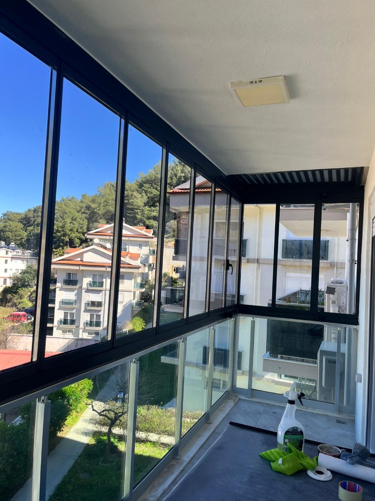 Katlanır Cam Balkon Sistemi